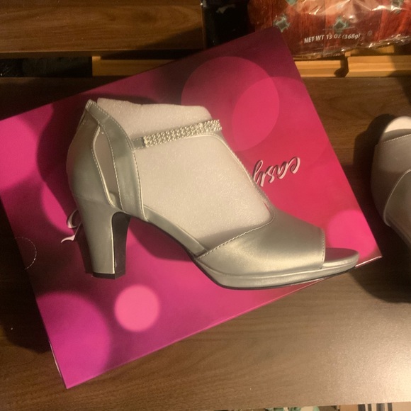 Flash silver satin heel - Picture 4 of 8